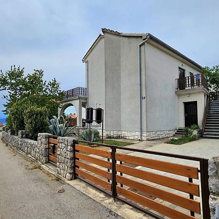 Apartman Agava Njivice Bagian luar foto